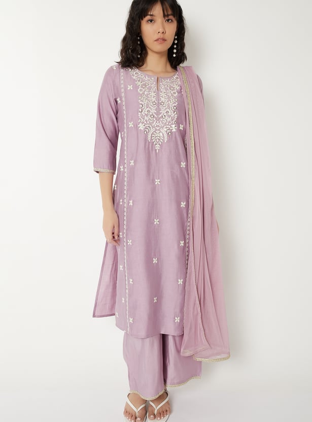 Women Embroidered Straight Kurta Set