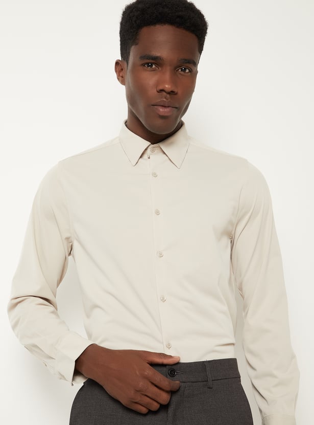 Men Solid Slim Fit Formal Shirt