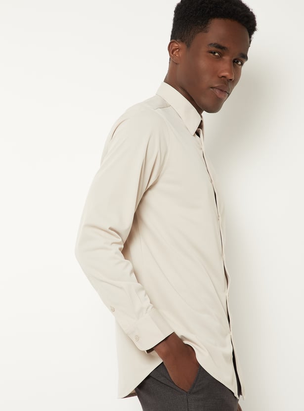 Men Solid Slim Fit Formal Shirt