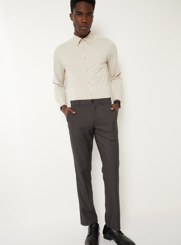 Men Solid Slim Fit Formal Shirt