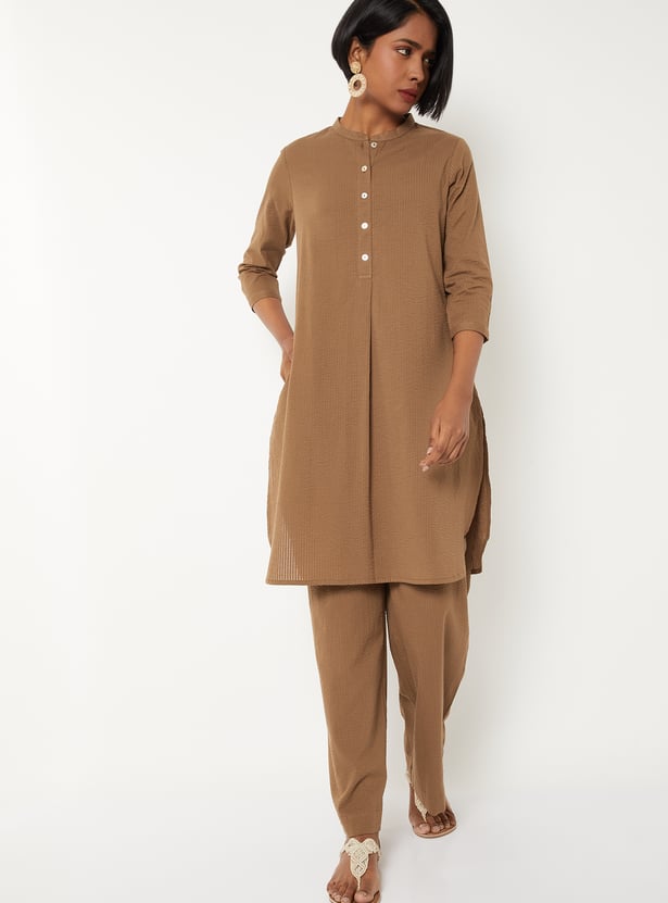Women Seersucker Straight Kurta Set