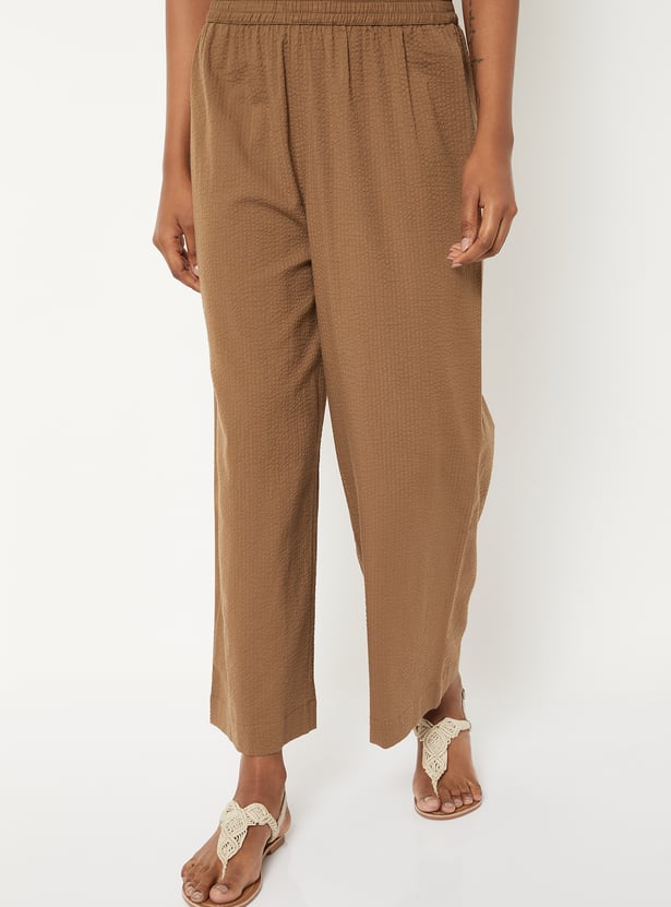 Women Seersucker Straight Kurta Set
