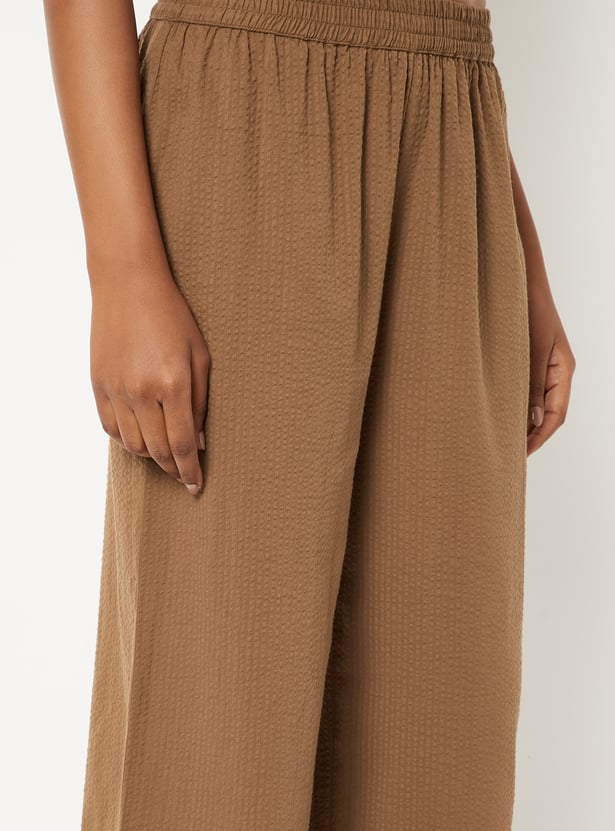 Women Seersucker Straight Kurta Set