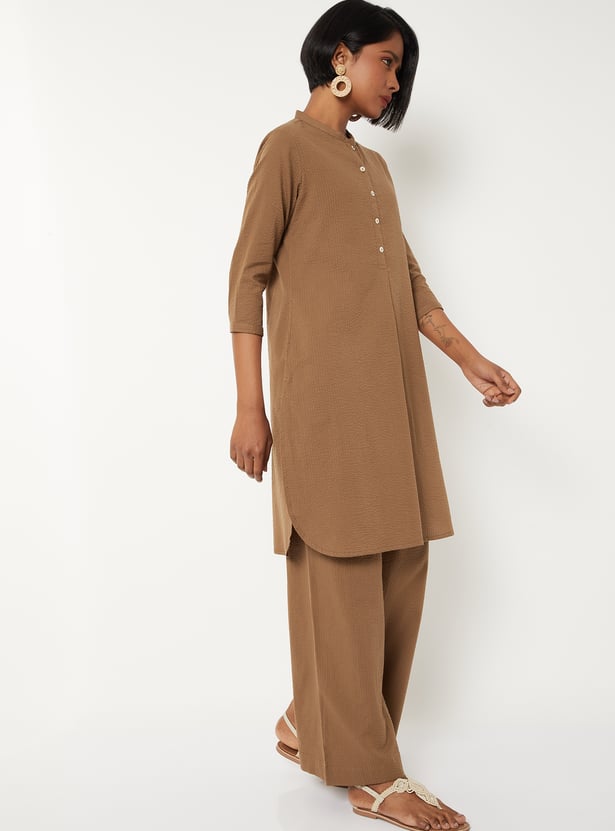 Women Seersucker Straight Kurta Set
