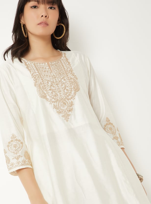 Women Embroidered Straight Kurta Set