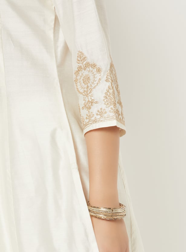 Women Embroidered Straight Kurta Set