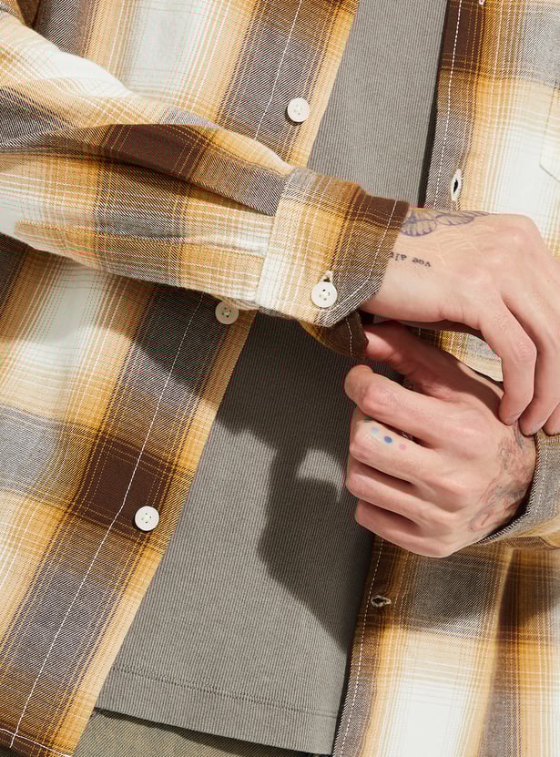 URB_N Men Checked Regular Fit Shirt