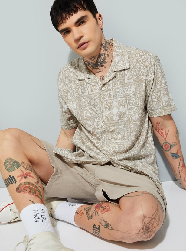URB_N Men Printed Regular Fit Shirt