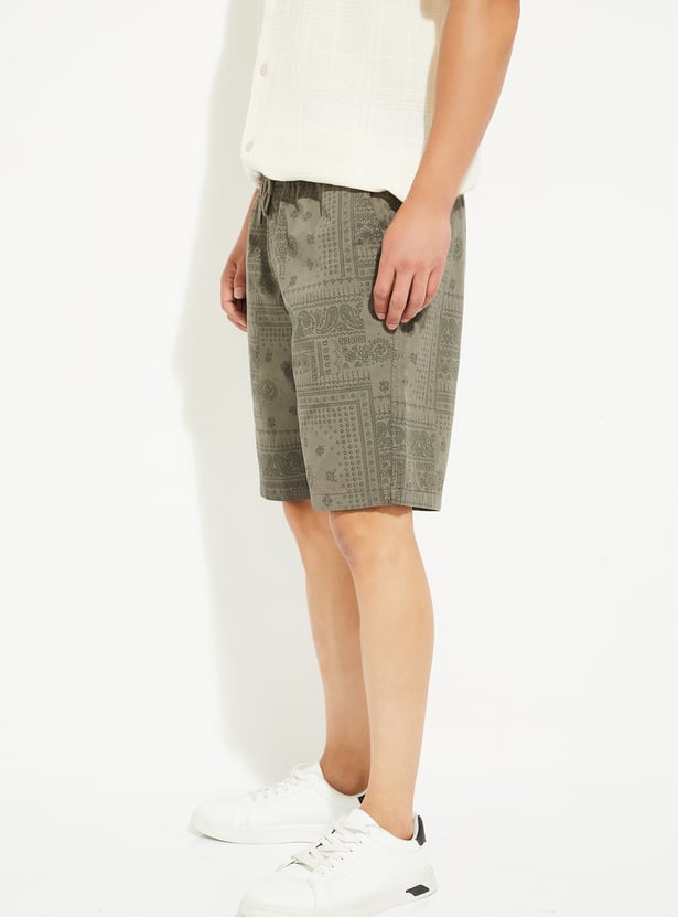 URB_N Men Bandana Print Shorts