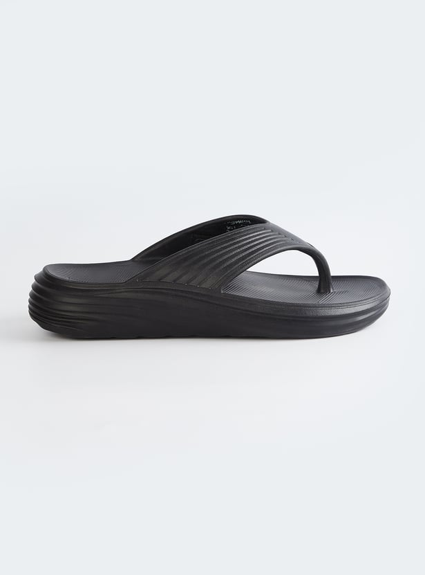Men Textured Flip Flops