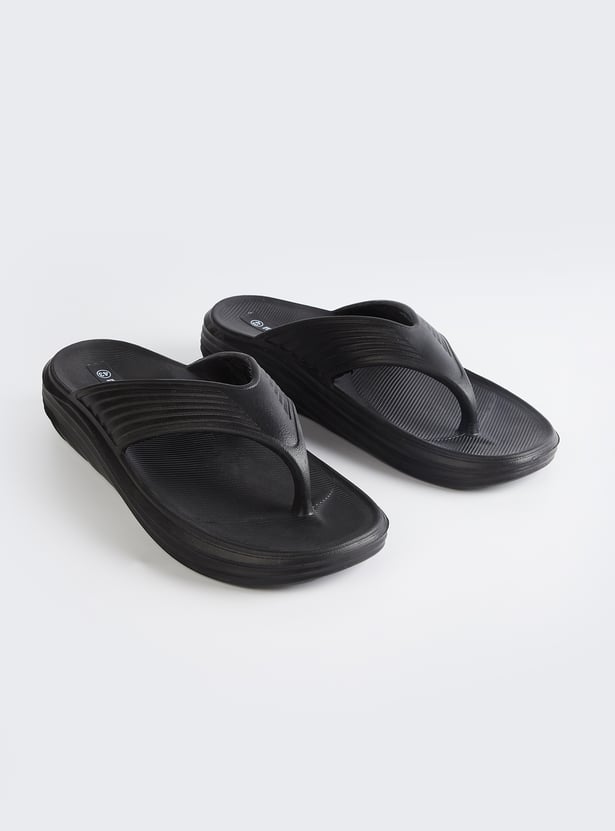 Men Textured Flip Flops