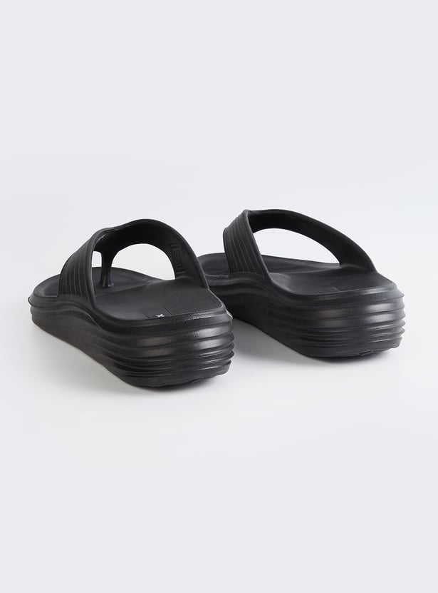 Men Textured Flip Flops