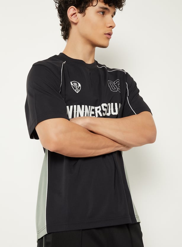 Men Typography Print Sports T-shirt