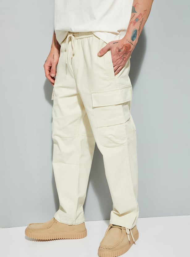 URB_N Men Solid Cargo Trousers