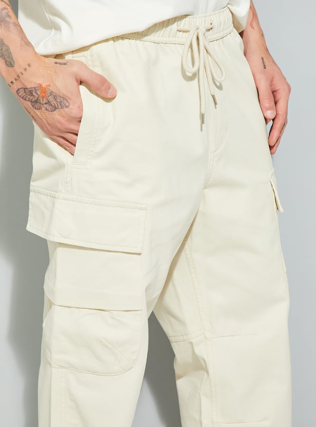 URB_N Men Solid Cargo Trousers