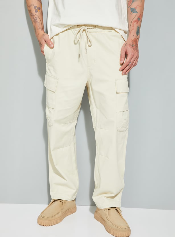 URB_N Men Solid Cargo Trousers