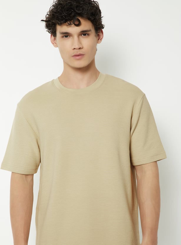 Men Textured T-shirt