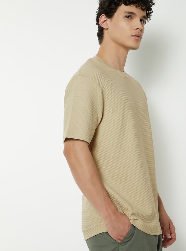 Men Textured T-shirt