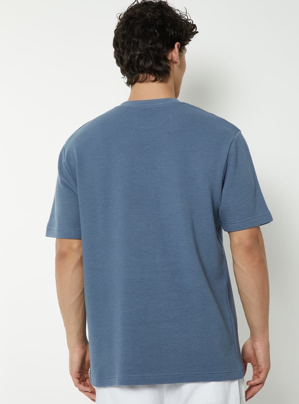 Men Textured T-shirt