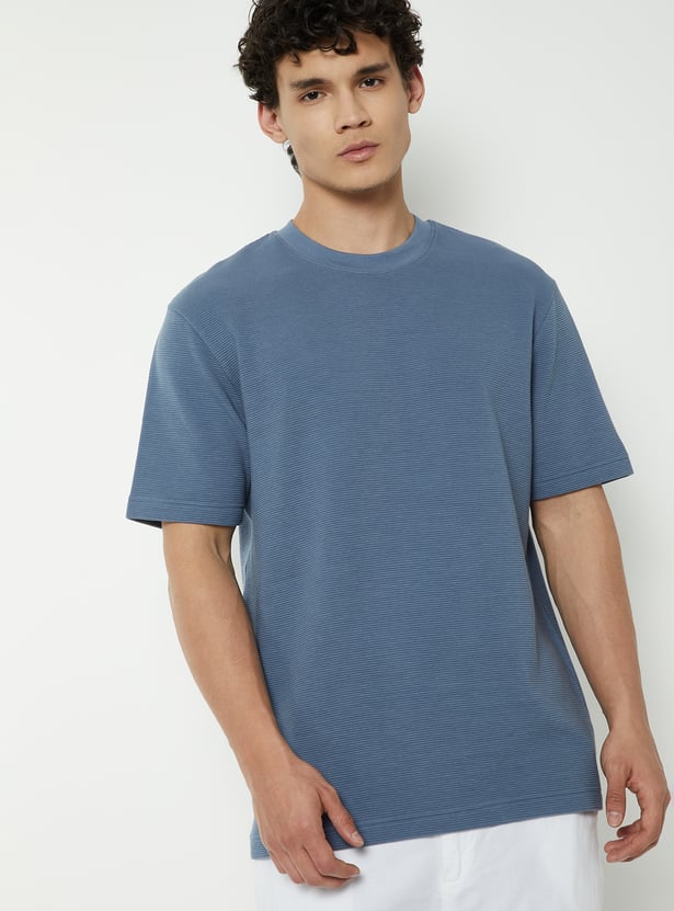 Men Textured T-shirt