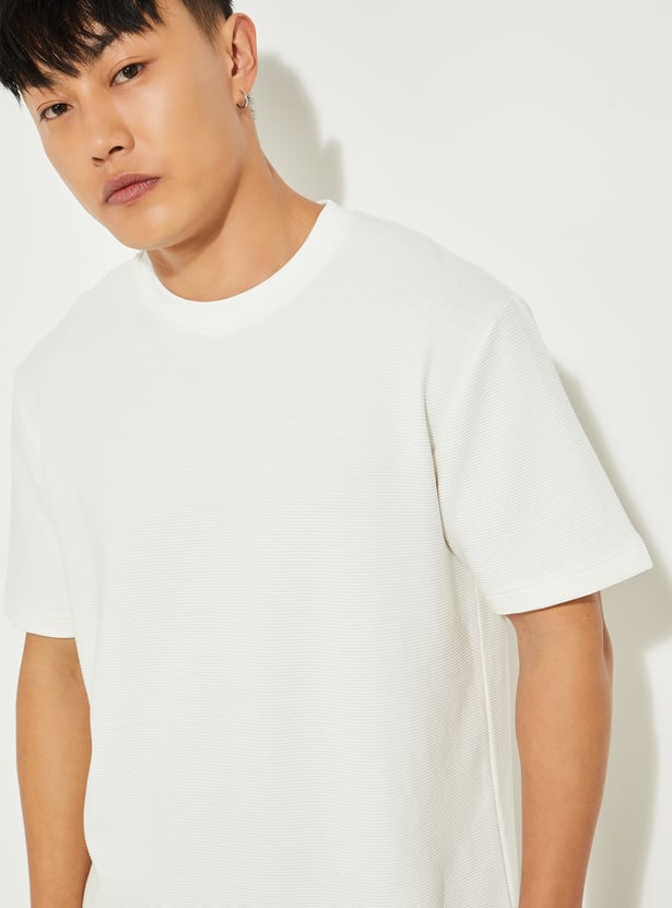 Men Textured T-shirt