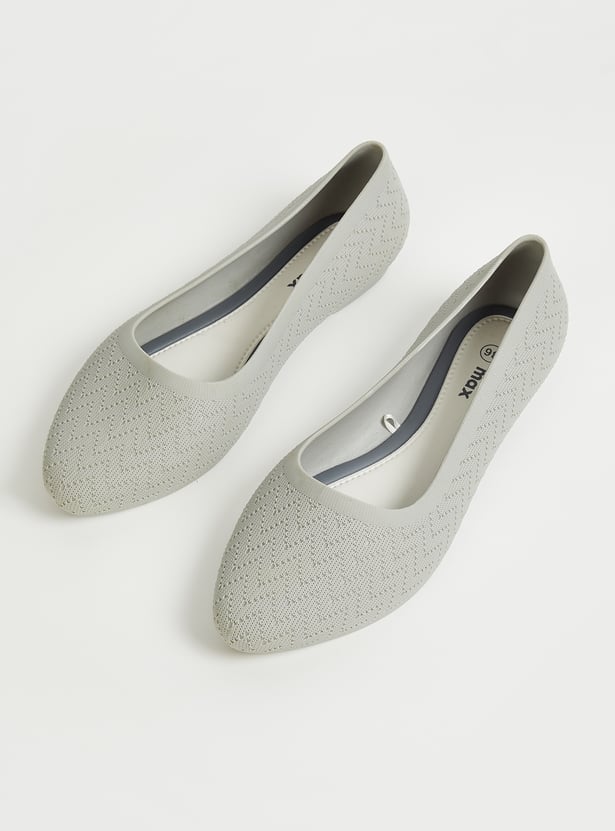 Women Textured Ballerinas