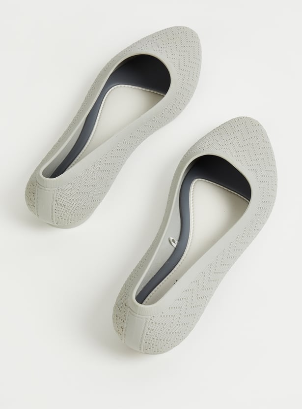 Women Textured Ballerinas