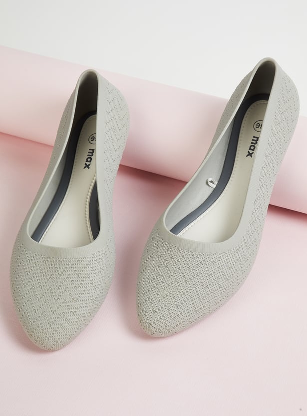 Women Textured Ballerinas