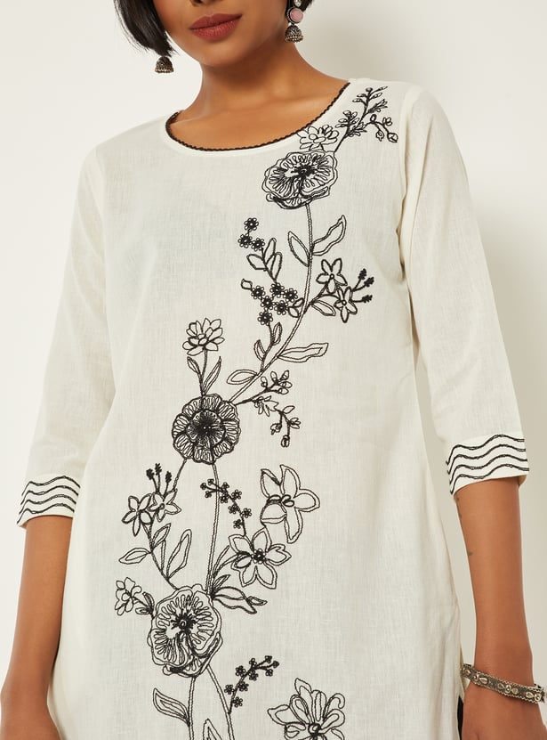 Women Embroidered Straight Kurta