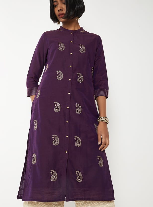 Women Embroidered Straight Kurta