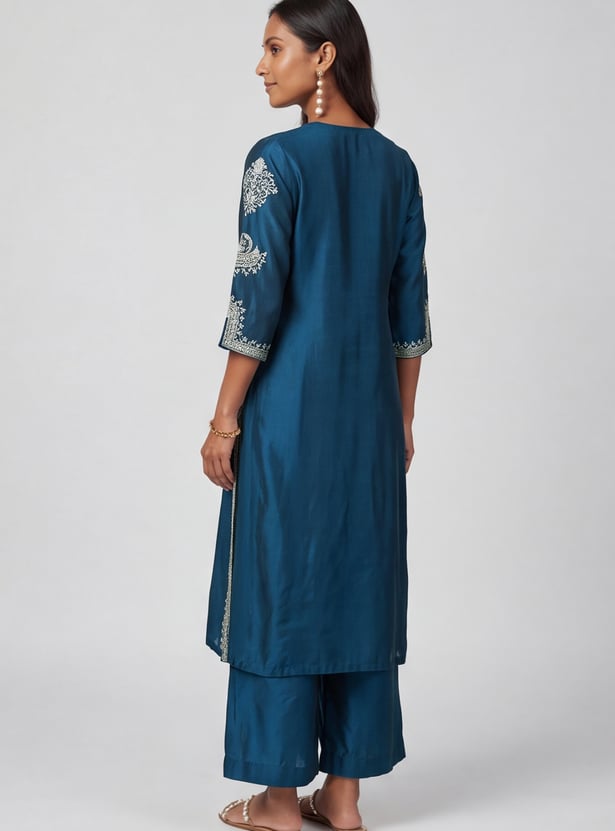 Women Embroidered Straight Kurta Set
