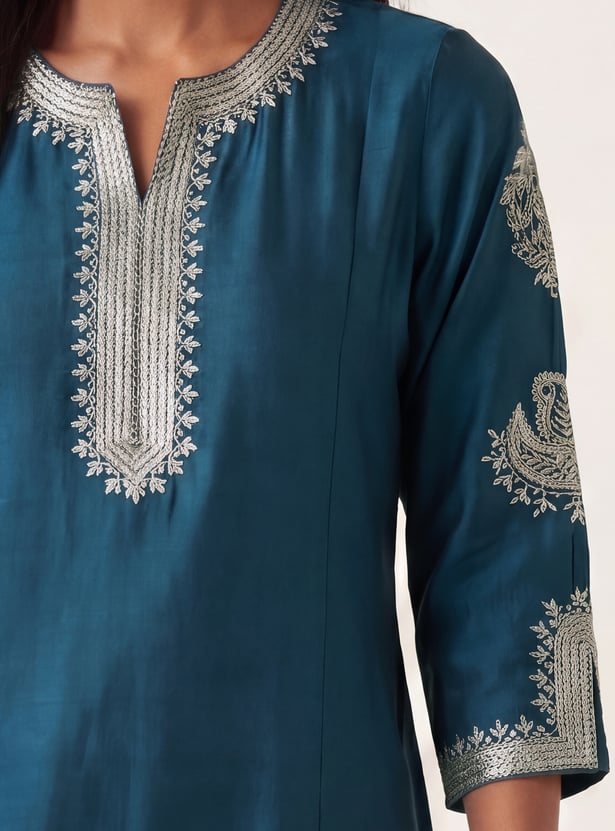 Women Embroidered Straight Kurta Set