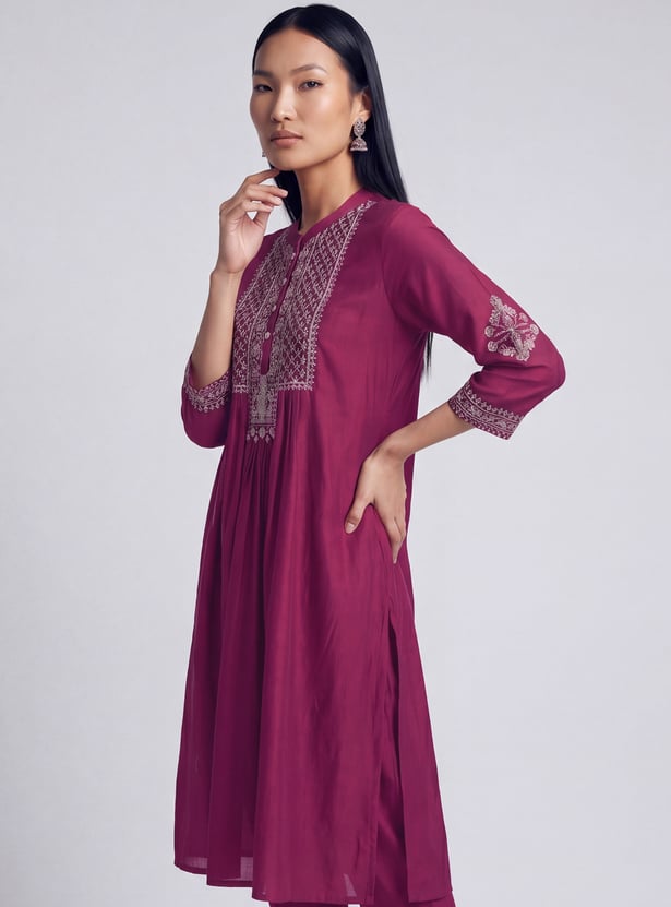 Women Embroidered Straight Kurta Set