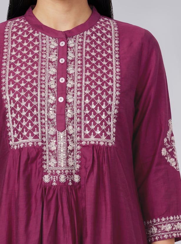 Women Embroidered Straight Kurta Set