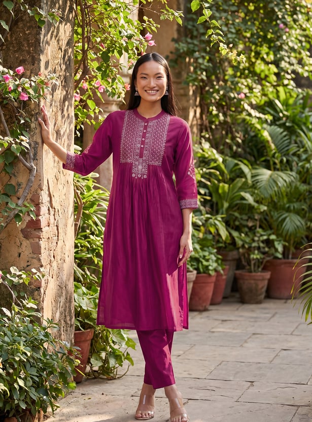 Women Embroidered Straight Kurta Set