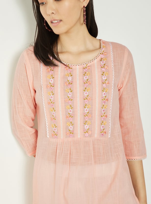 Women Yoke Embroidered Straight Kurta