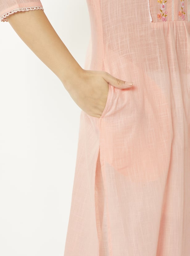 Women Yoke Embroidered Straight Kurta