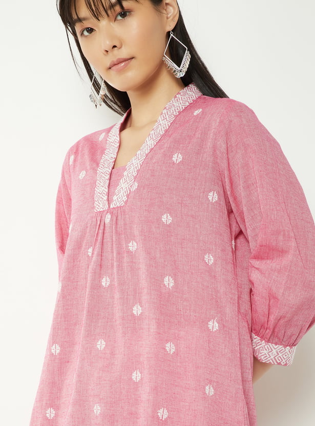 Women Embroidered Straight Kurta
