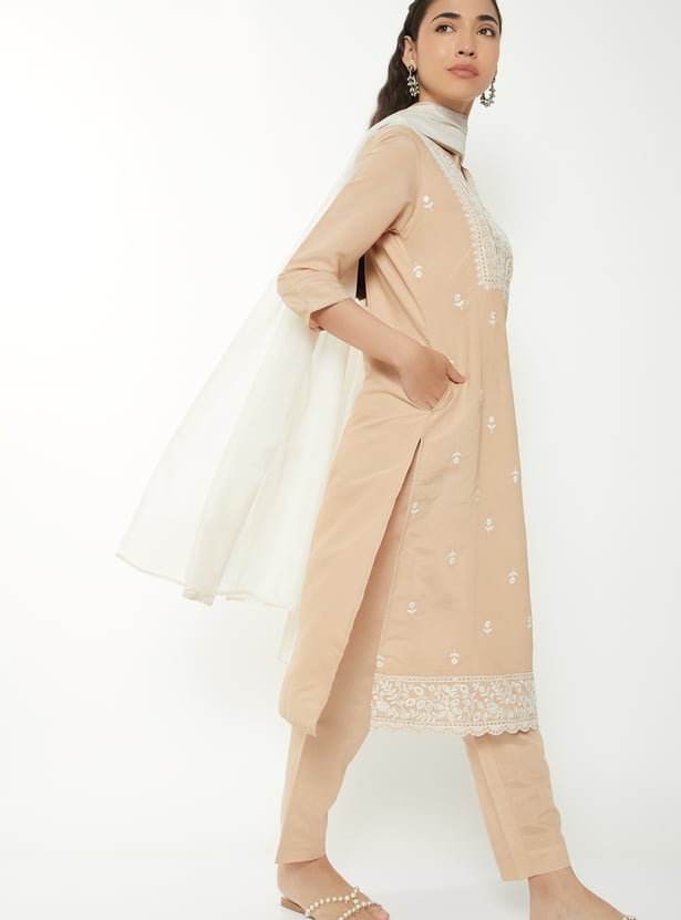 Women Embroidered Straight Kurta Set