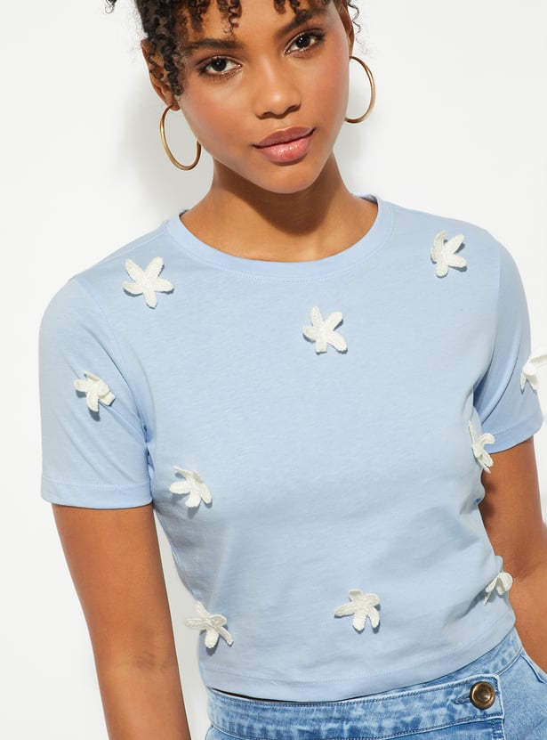 URB_N Women Flower Appliqued T-shirt