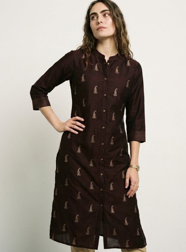Women Embroidered Straight Kurta