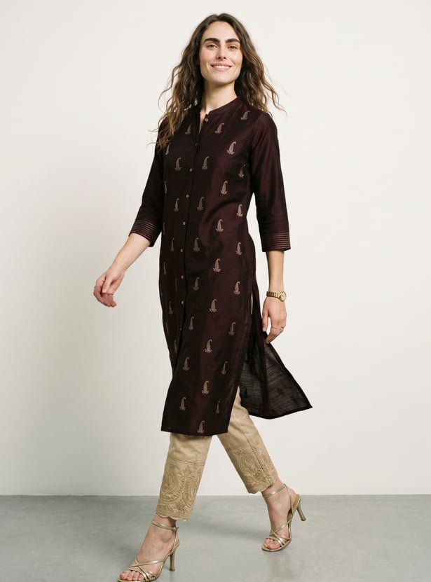 Women Embroidered Straight Kurta