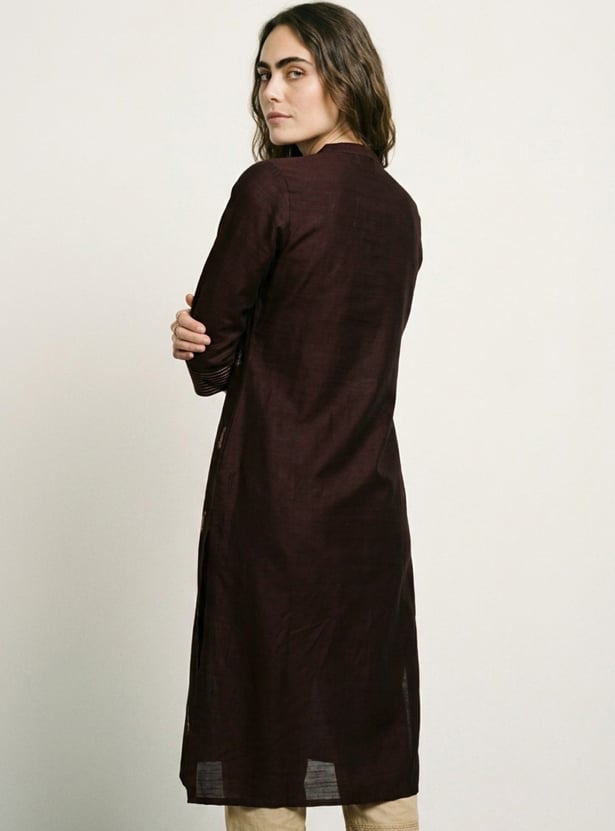 Women Embroidered Straight Kurta