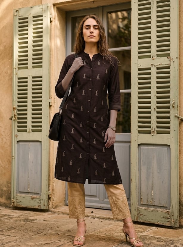 Women Embroidered Straight Kurta