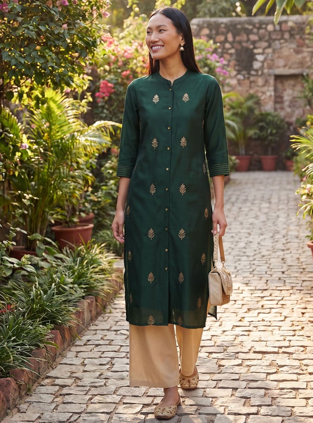 Women Embroidered Straight Kurta