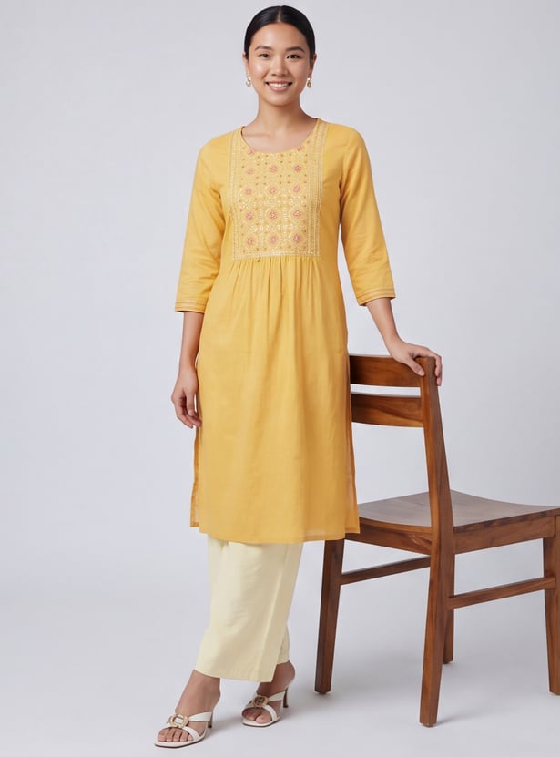 Women Embroidered Empire Kurta