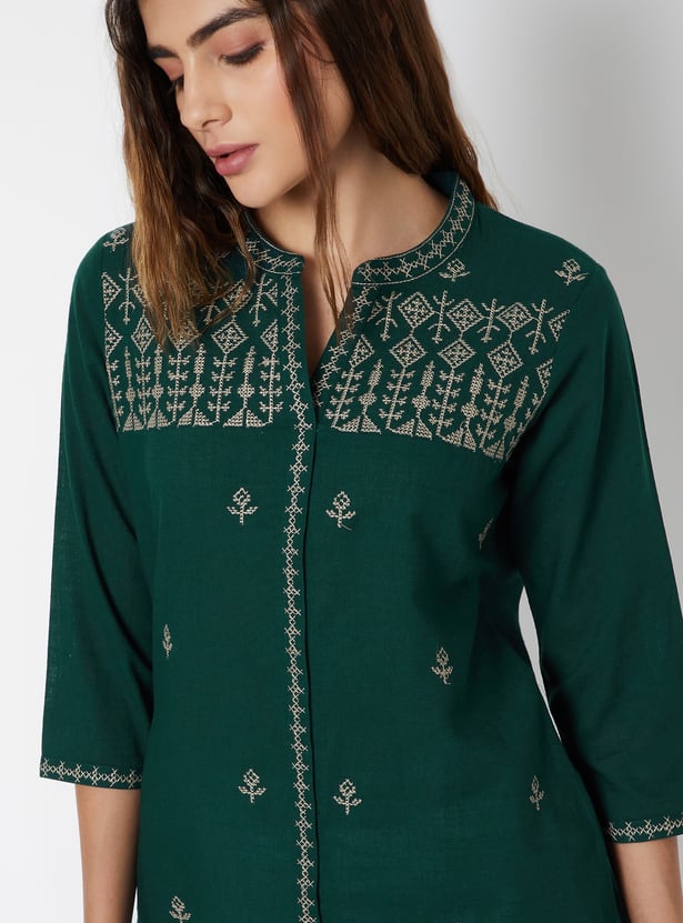 Women Embroidered Straight Kurta