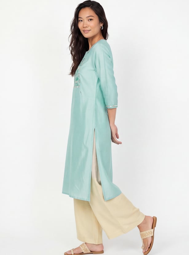 Women Embroidered Straight Kurta