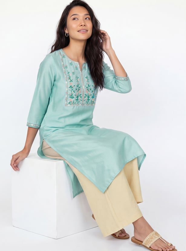 Women Embroidered Straight Kurta
