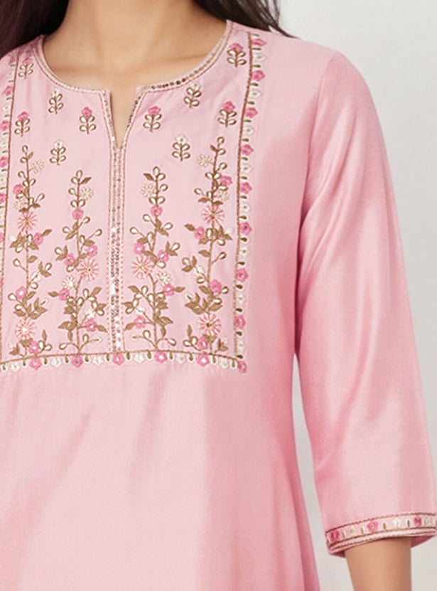 Women Embroidered Straight Kurta